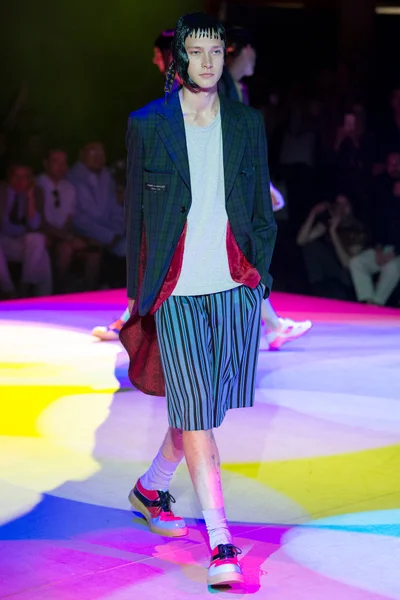 Look 17